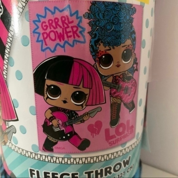 NWT. LOL SURPRISE! Fleece Throw - Picture 3 of 6